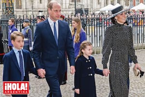 Los hijos mayores de los duques de Cambridge, George y Charlotte, tercero y cuarta en la línea sucesoria al trono, participaron por primera vez de una gran cita de la realeza.