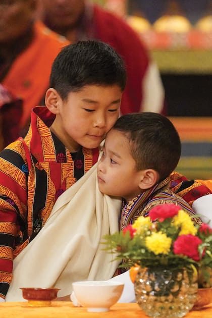 Los hijos varones de los reyes de Bután: Gyalsey Jigme Namgyel y Jigme Ugyen.