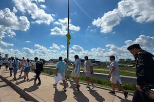 Miles de argentinos ya hacen cola para ver a la selección en Kansas City