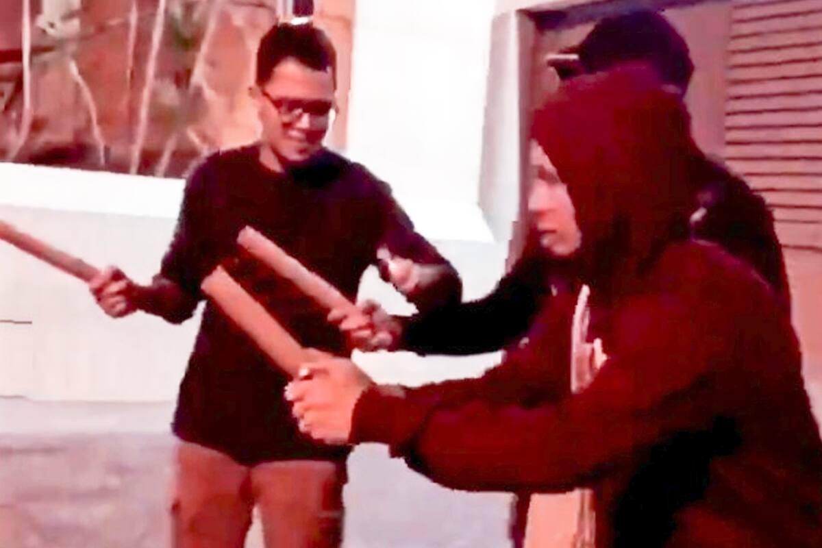 Los hinchas brasileños encendieron bengalas para no dejar descansar a los jugadores argentinos