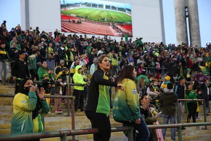 Los hinchas de Aldosivi, los primeros en volver a las tribunas en el Torneo 2021, para gritar el primer gol ante Unión.