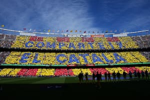 Los hinchas de Barcelona poblaron el Camp Nou para el partido ante Atlético de Madrid, por la LaLiga, y volvieron a cantar por el retorno de Leo Messi
