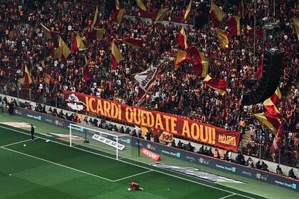 Los hinchas de Galatasaray pidieron este domingo por la continuidad de Icardi
