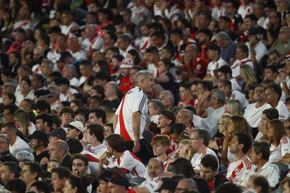 Los hinchas de River expresaron su bronca en los últimos partidos y el presidente dijo que hay que recomponer la relación de la gente con el plantel