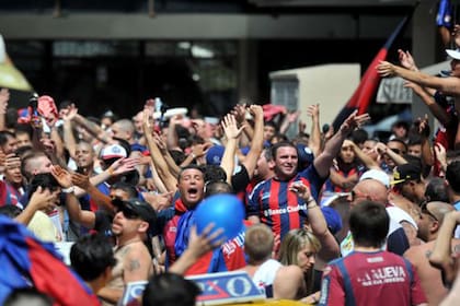 Los hinchas de San Lorenzo ilusionados con la final de la Copa