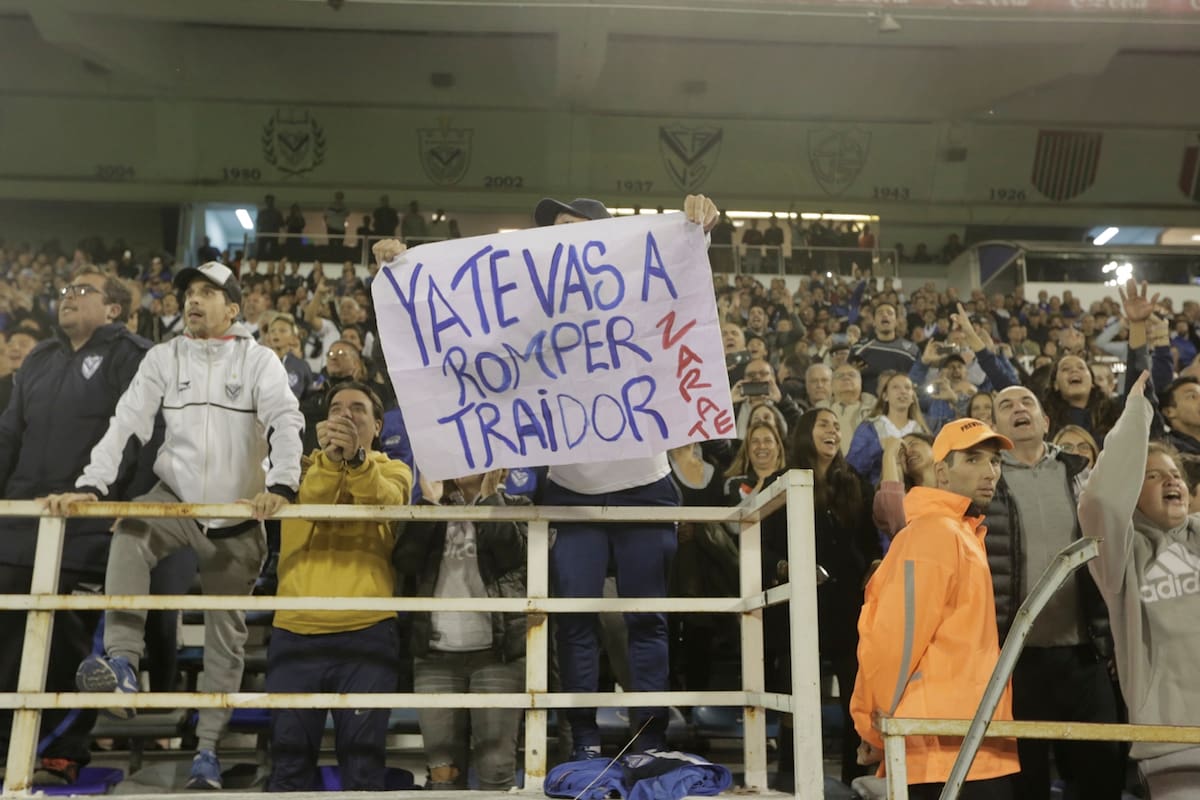 Los hinchas de Velez reciben a Zárate con insultos