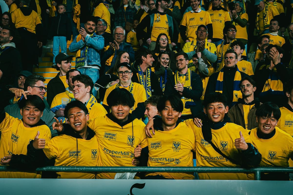 Los hinchas japoneses, identificados con el equipo de la primera división belga, que tiene ocho futbolistas de esa nacionalidad y esta temporada disputará una competición europea
