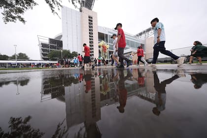 Los hinchas llegan al estadio de Houston donde Portugal y Congo jugarán desde las 14, hora de la Argentina