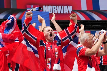 Los hinchas noruegos, los más virales del Mundial 2026, verán a su selección en 16vos de final