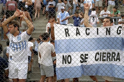 Los hinchas sufrían la quiebra del club