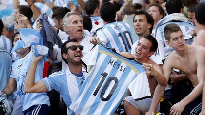 Los hinchas usaran una tarjeta de beneficios que esconde un control sin precedentes