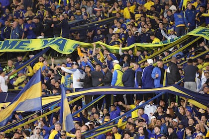 Los hinchas visitantes en el Mario Alberto Kempes