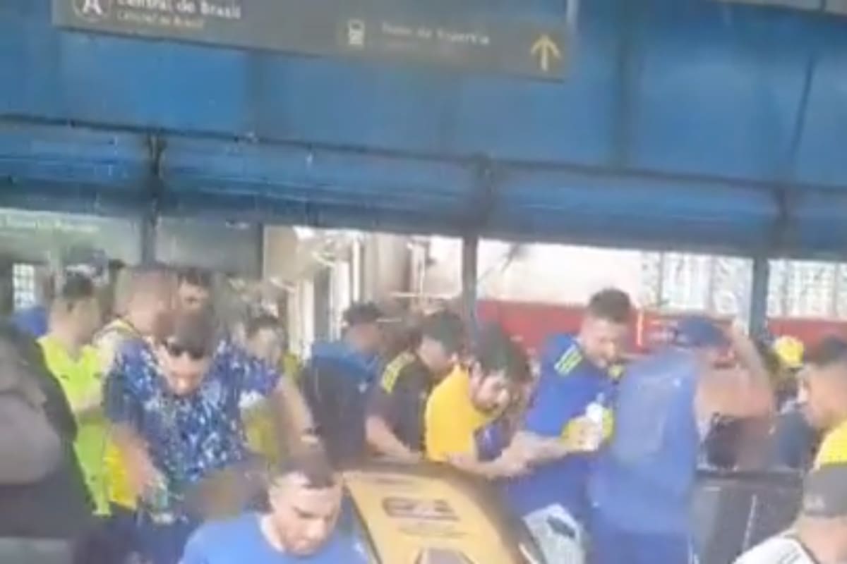 Los hinchsa de Boca fueron atacados por barras de Fluminense en la previa de la final de la Copa Libertadores