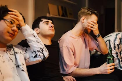 Los hombres tienen tres veces más probabilidades de ser adictos y 12 veces más probabilidades de ser encarcelados, asegura Scott Galloway