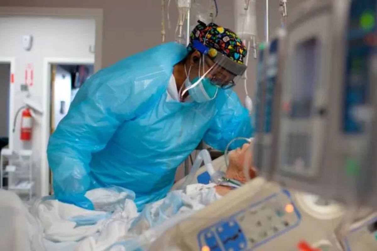 Los hospitales de EE.UU. han informado que el aumento de pacientes infectados ha aumentado en gran medida la presión sobre las instalaciones que ya estaban abrumadas por la pandemia