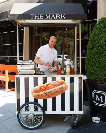 Los hot dogs de Jean Georges cuestan alrededor de 6 dólares y tienen kimchi como ingrediente especial