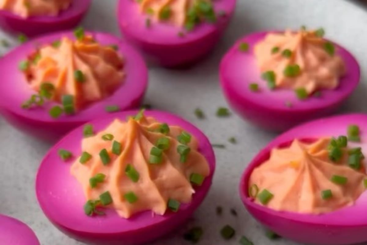 Los huevos rellenos son un infaltable de Navidad, aprendé a hacer una receta "alocada"
