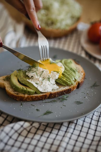 Los huevos son fuente de proteínas completas y vitaminas del complejo B