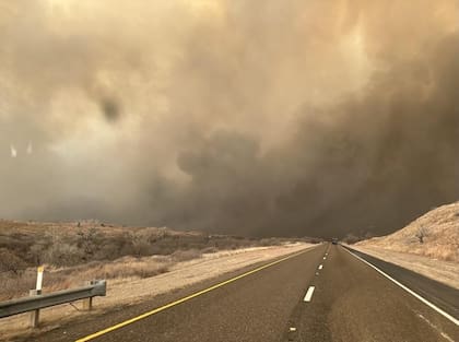 Los incendios forestales en Texas comenzaron el 24 de febrero y se agravaron por la sequía, el clima seco y los vientos fuertes