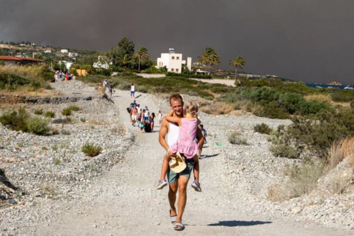 Los incendios tienen lugar en medio de la temporada de mayor actividad turística en Grecia
