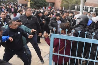 Incidentes y corridas en la puerta de una escuela en Chubut: denuncian que un alumno abusó sexualmente de otro