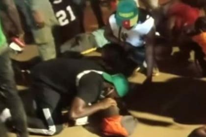 Los incidentes en las afueras del estadio donde se jugó el duelo entre Camerún y Comoras por la Copa Africa; hubo al menos 6 muertes y decenas de heridos