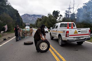 Mapuches atacaron con piedras a fiscales y peritos en Mascardi