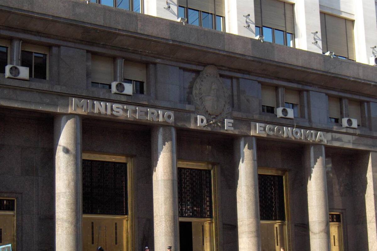 Los índices de déficit fiscal estuvieron en boca de Massa y Randazzo