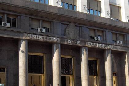 Los índices de déficit fiscal estuvieron en boca de Massa y Randazzo