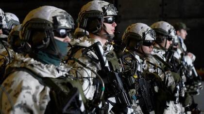 Los infantes de la marina de Finlandia participan en los ejercicios que durarán tres meses