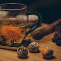 Menopausia: la infusión que podría ayudar a regular tu organismo y combatir la fatiga