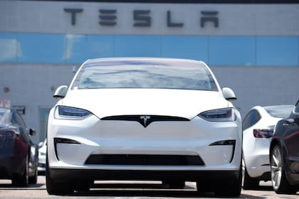 Los ingresos de automotrices de Tesla presentaron una caída del 7% interanual