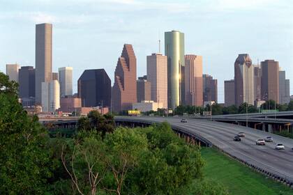 Los inmigrantes impulsan el crecimiento en los principales condados urbanos de EEUU