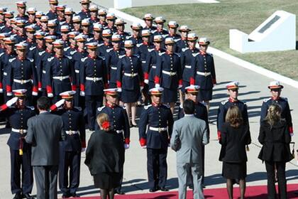 Los institutos de formación militar incorporaron materias de derechos humanos en los programas de estudios