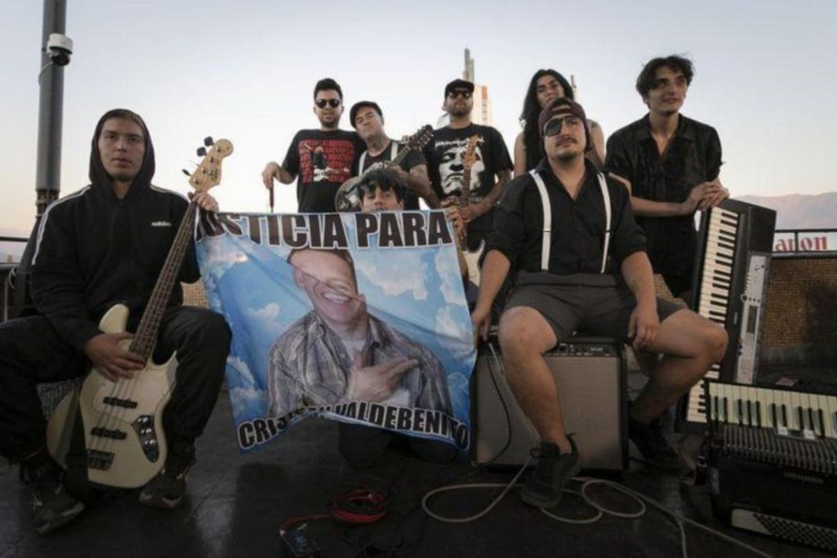 Los integrantes de la banda Hacia La Victoria