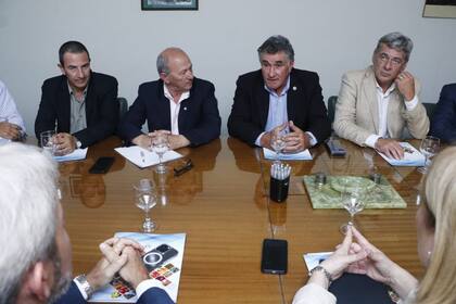 Los integrantes de la Mesa de Enlace con los gobernadores de Entre Ríos, Córdoba y Santa Fe