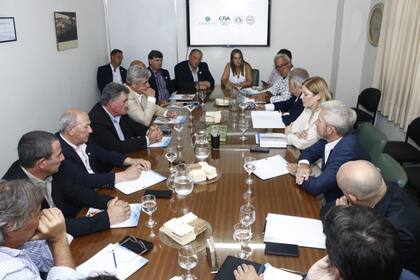 Los integrantes de la Mesa de Enlace llevaron adelante una reunión con mandatarios de Entre Ríos, Córdoba y Santa Fe en la sede de la Federación Agraria Argentina