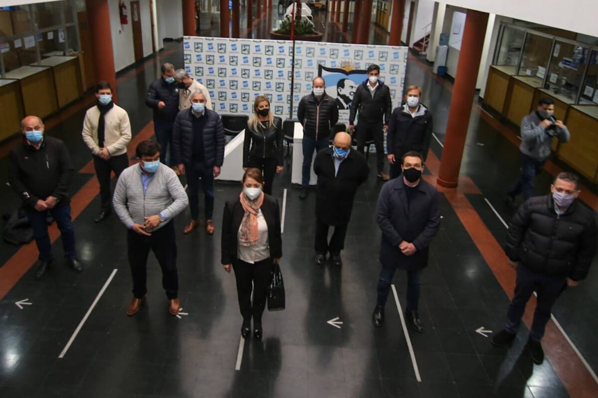 Los intendentes peronistas de la tercera sección electoral reclamaron una reacción del gobernador Axel Kicillof ante las tomas