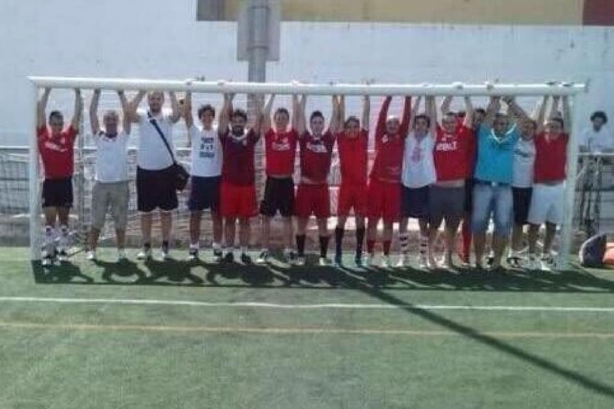 Los internautas se burlaron del planteo defensivo de Racing ante River. Crédito: Twitter