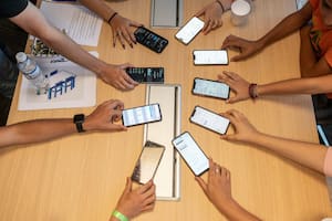 Identifican la edad a partir de la cual las redes sociales podrían afectar el desempeño escolar