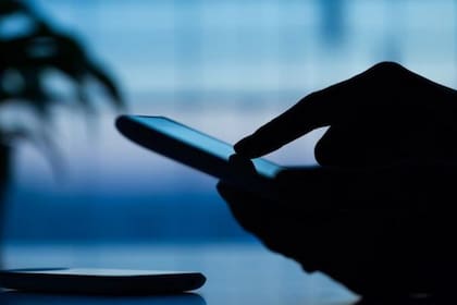 Los investigadores judiciales buscan acceder a la información almacenada en un celular