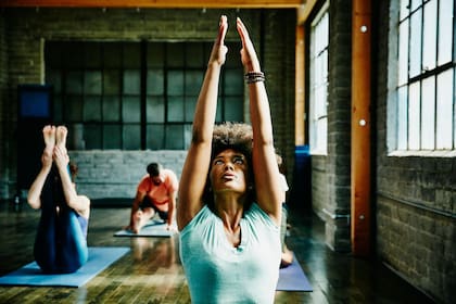 Los investigadores todavía no tienen claro cuáles son los elementos del yoga más beneficiosos: si las posturas físicas, las técnicas de respiración, la meditación o todas juntas