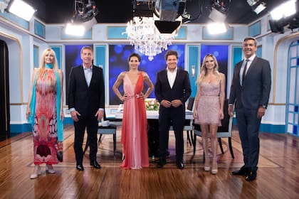 Los invitados a La noche de Mirtha Legrand (eltrece) del 6 de noviembre de 2021 (Crédito: Twitter/@MirthaLegrand)
