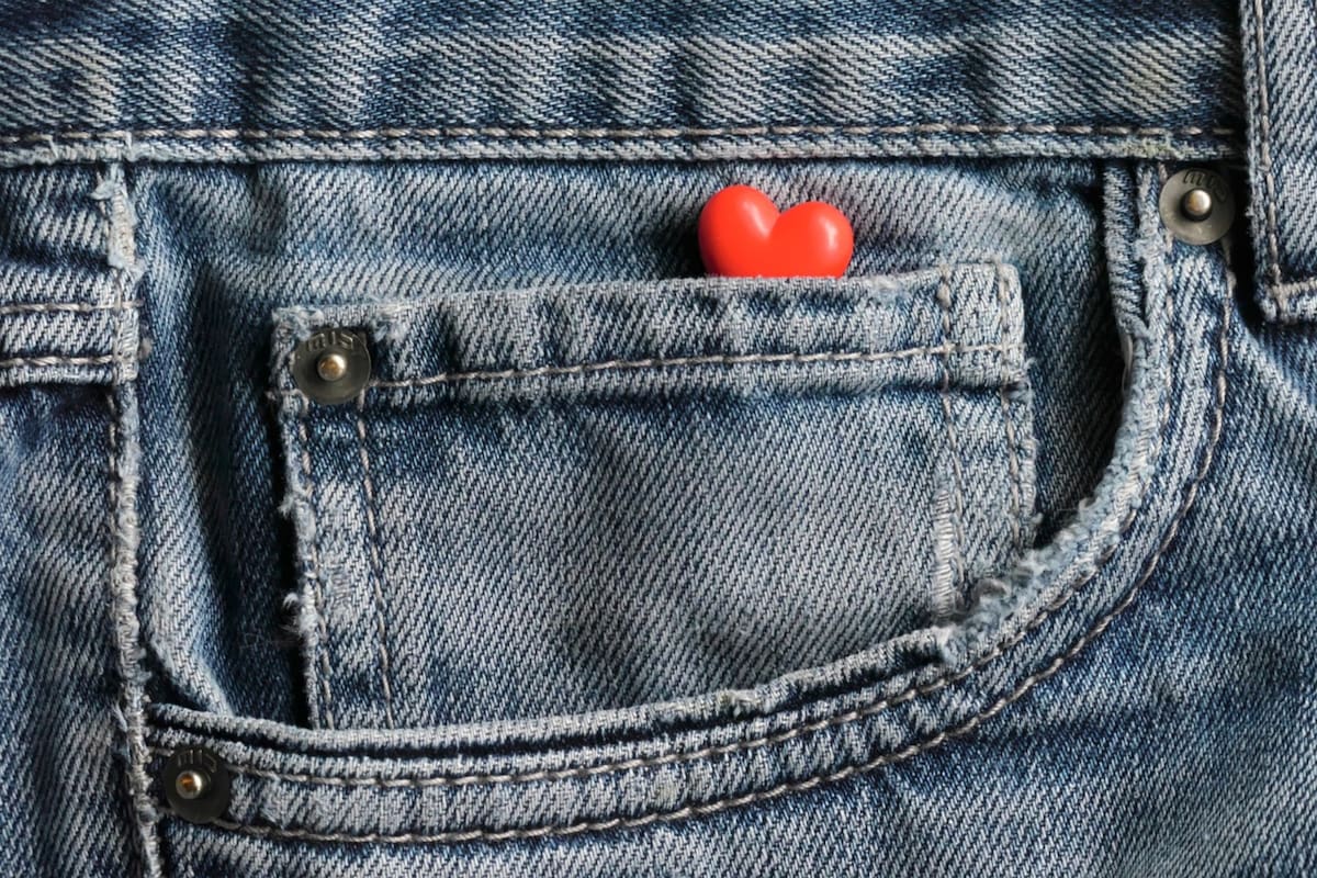 Los jeans tienen un remache que nadie sabe para qué sirve (Foto: Pixabay)