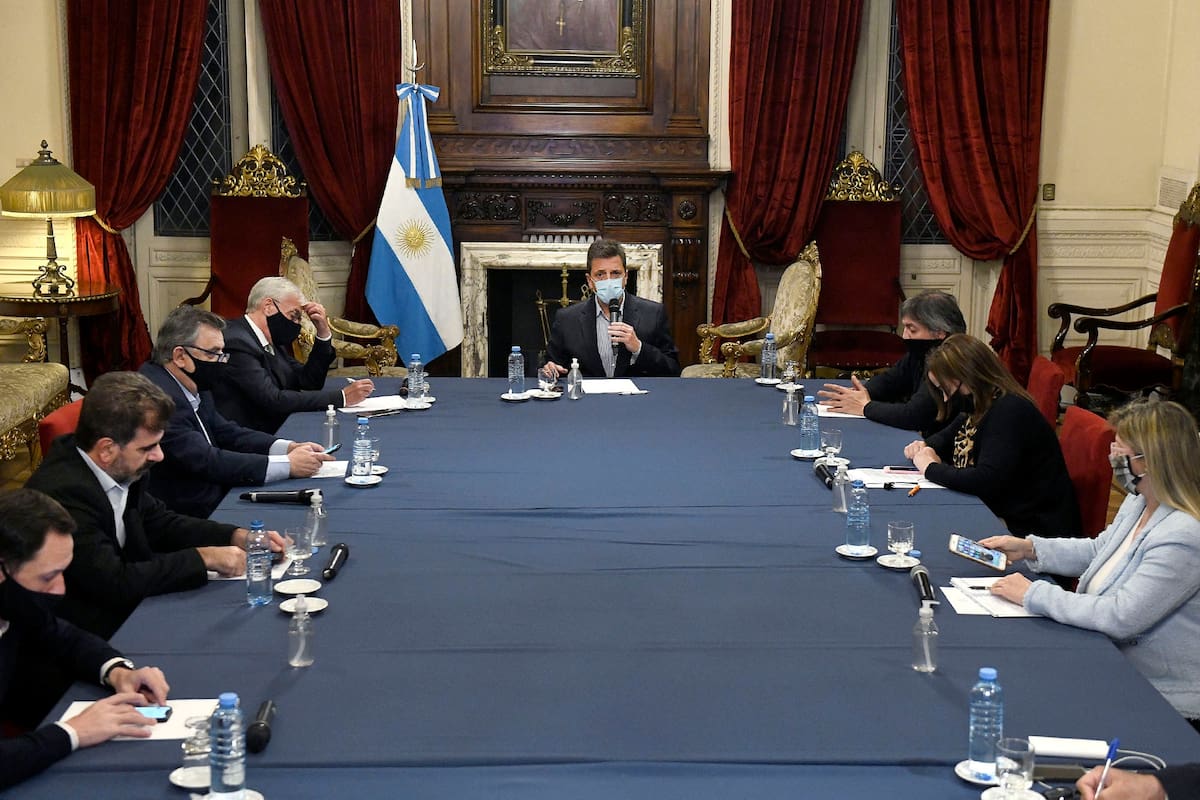 Los jefes de bloques retoman la reunión para acercar posiciones