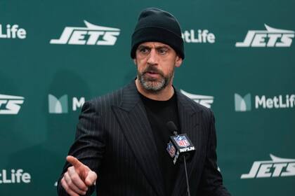 Los Jets oficializan la salida del quarterback Aaron Rodgers. Será agente libre por primera vez