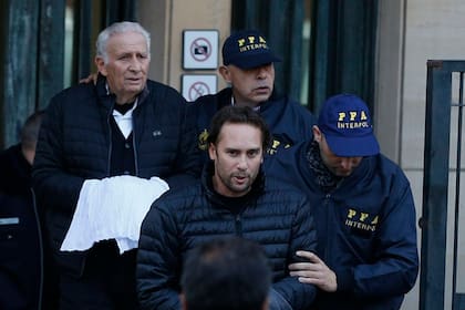 Los Jinkis, cuando se presentaron en Tribunales por el FIFAGate