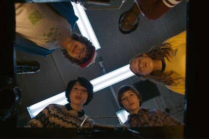 Los jóvenes actores Caleb McLaughlin y Sadie Sink llegaron, junto con Noah Schnapp, para hablar de su experiencia en la serie de culto, aunque sin adelantar nada sobre la tercera temporada