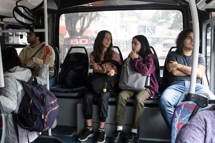 Los jóvenes entre 13 y 17 años con Cuenta DNI pueden acceder a un reintegro del 100 por ciento en viajes en transporte público, con un topo semanal de $2000