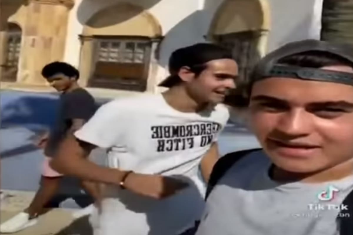 Los jóvenes ingresaron a la mansión de Luis Miguel